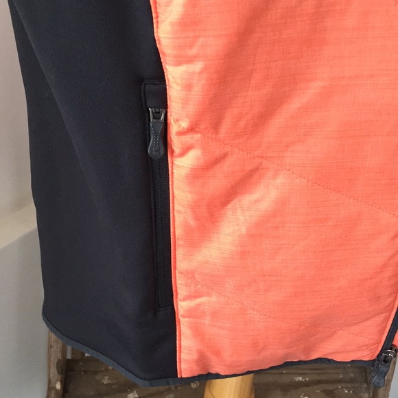 Under Armour vest - Picture 10 of 11